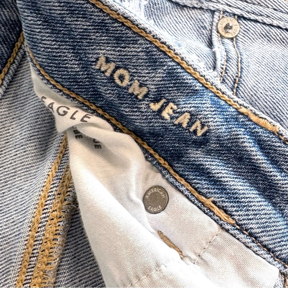 American Eagle Stretch Ripped High Rise Mom Jean in Emotional Blue Size 12 - Picture 13 of 14